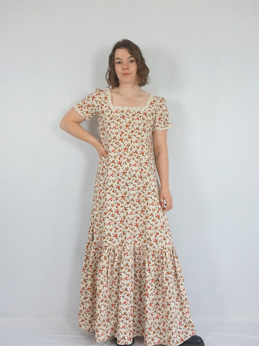 Ditsy Floral Tiered Maxi Dress - S