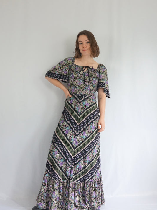 Floral Handkerchief Sleeve Dress - M
