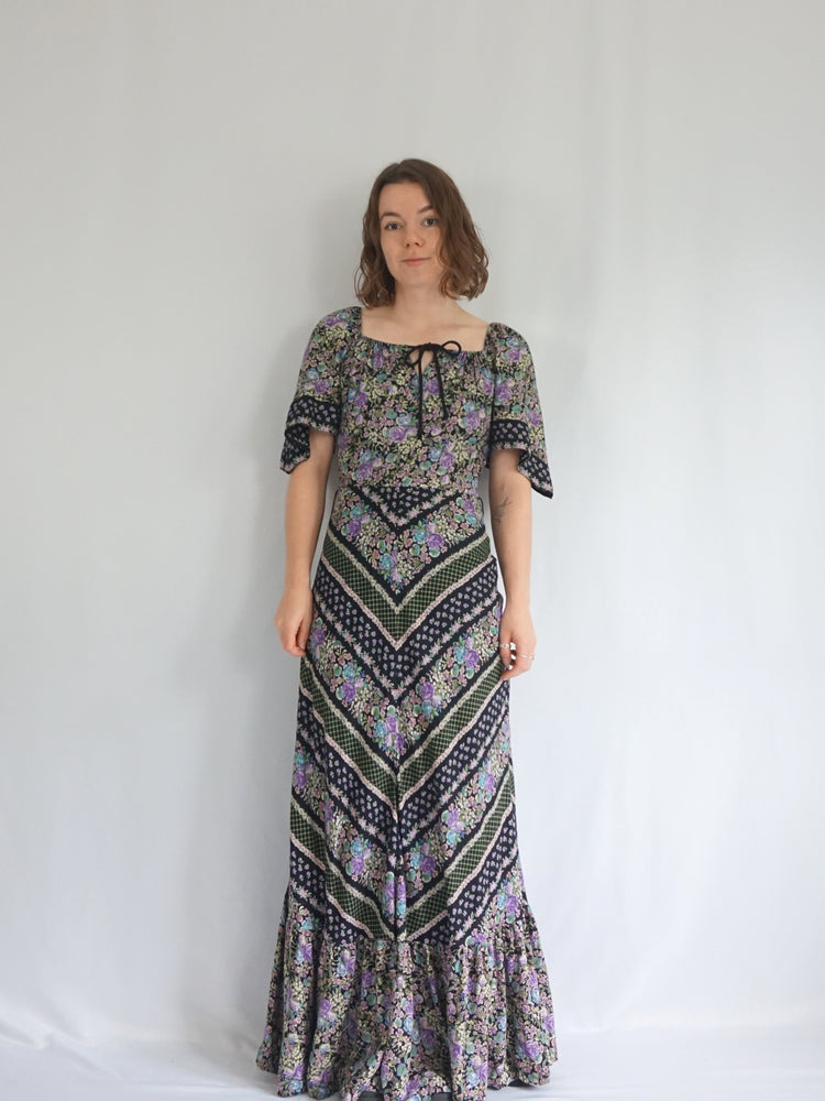 Floral Handkerchief Sleeve Dress - M