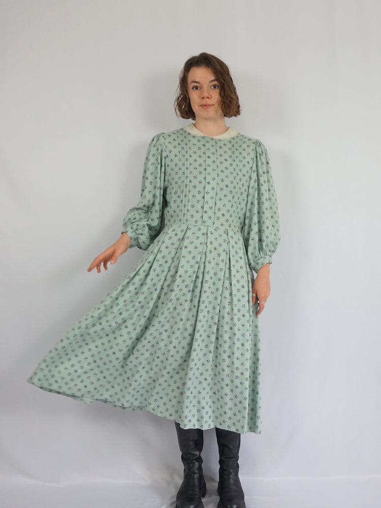 Sage Green Floral Casual Dress - M