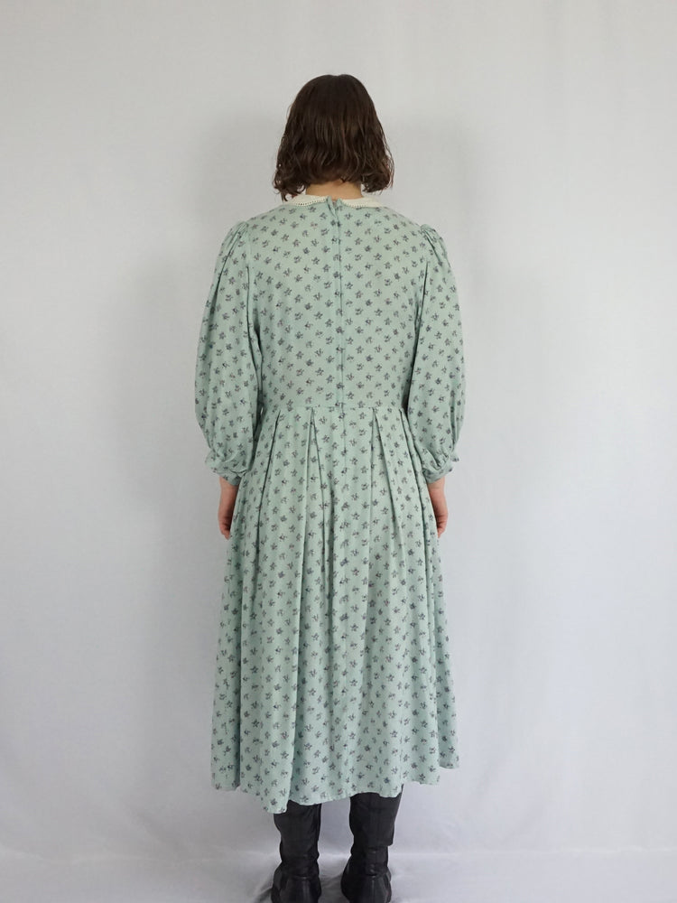 Sage Green Floral Casual Dress - M