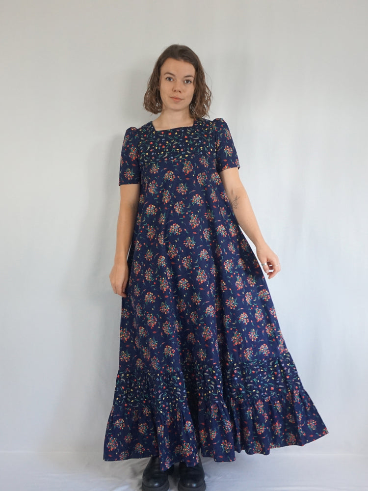 Smock Style Ditsy Floral Dress - S