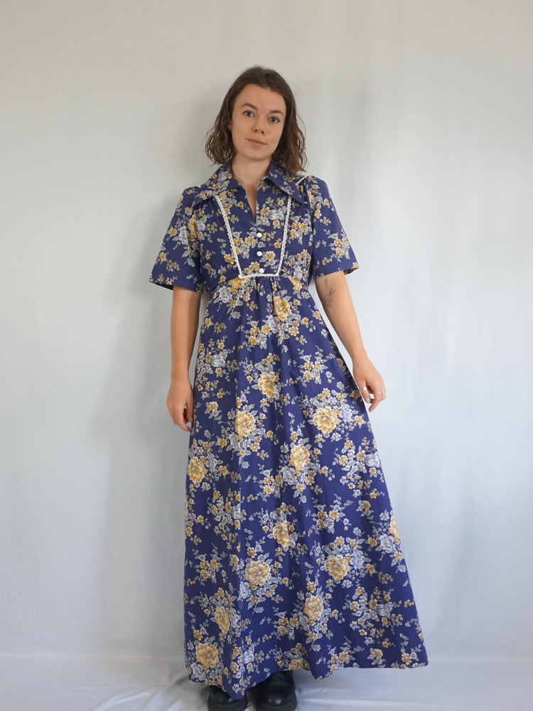 Dagger Collar Floral Maxi Dress - M/L