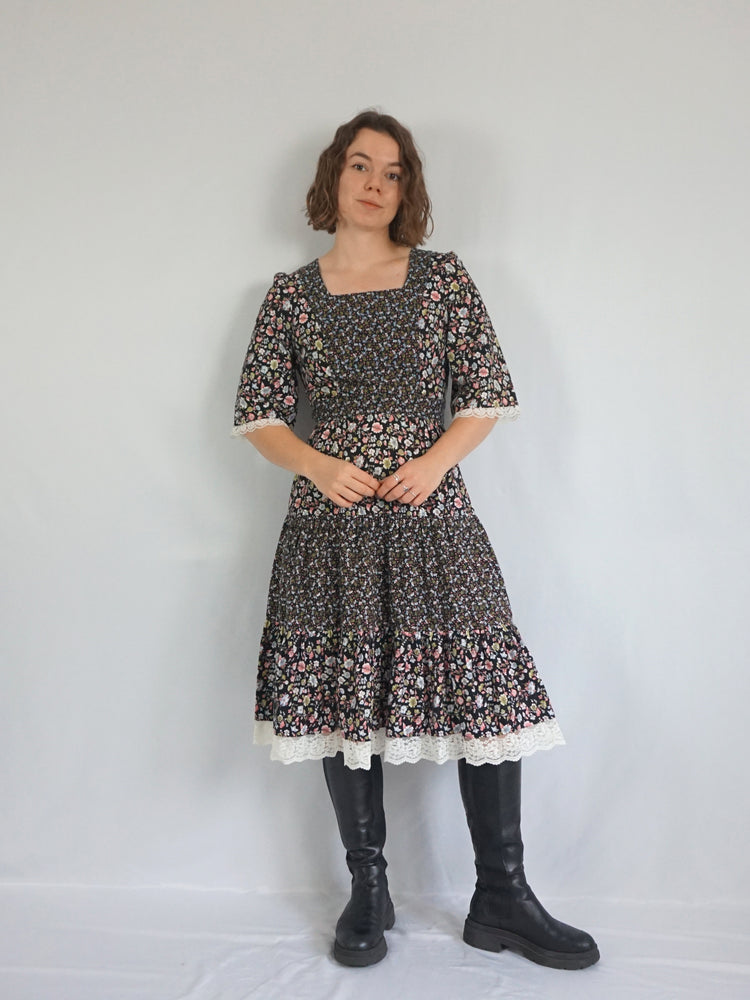 Tiered Ditsy Floral Dress - M