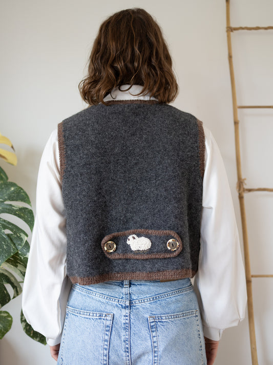 90s C&A Austrian Embroidered Knitted Vest - M