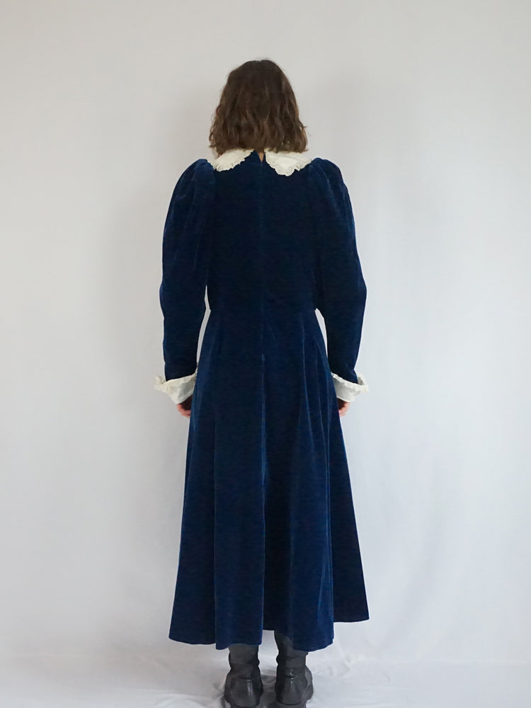 Droopy & Browns Velvet Dress - M