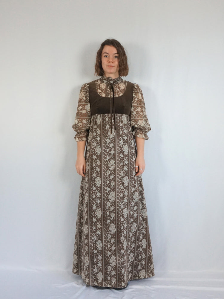 Velvet Detailed Floral Maxi Dress - S