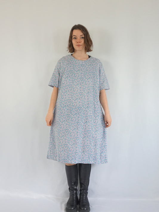 Ditsy Floral Shift Dress - XL