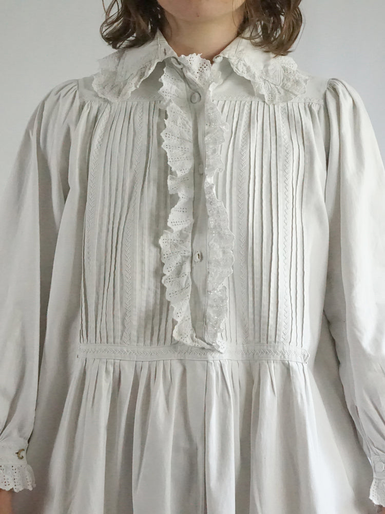Antique Victorian Nightgown - S
