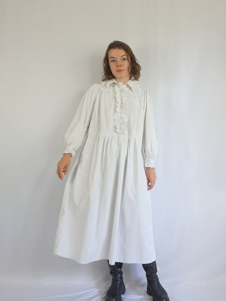 Antique Victorian Nightgown - S