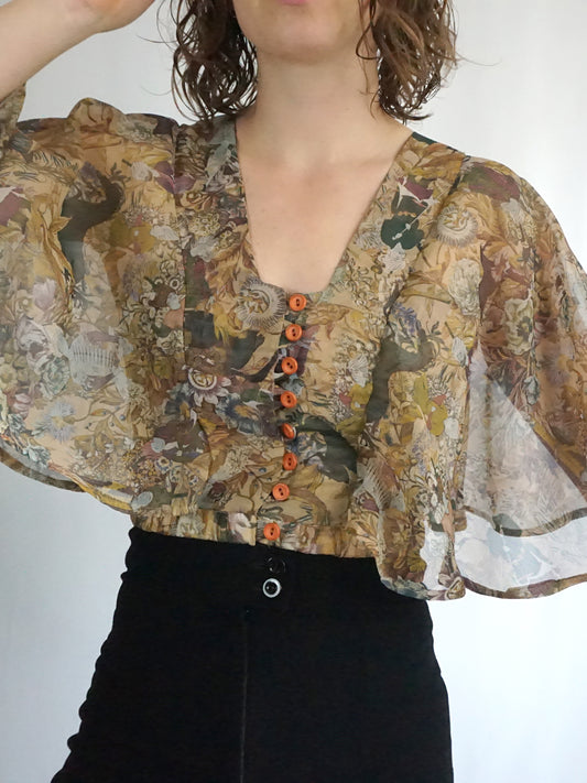 Scenic Flutter Sleeve Shirt - S