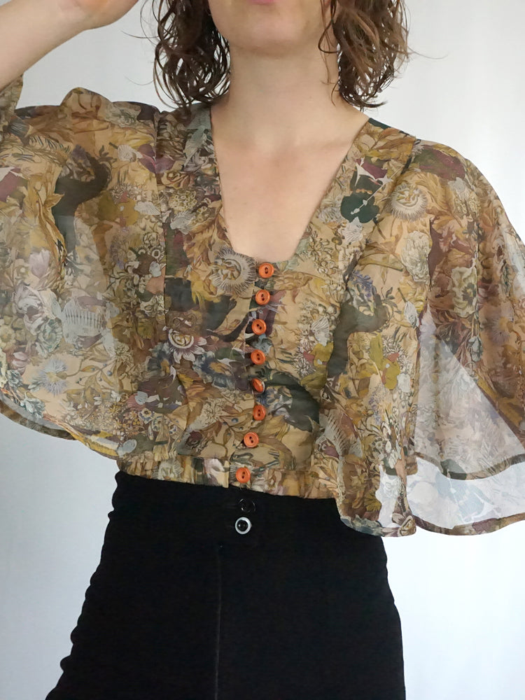 Scenic Flutter Sleeve Shirt - S