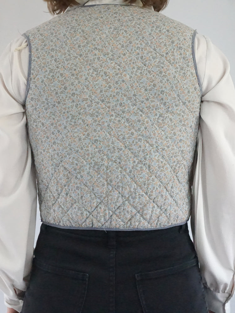Ditsy Floral Quilted Vest - S