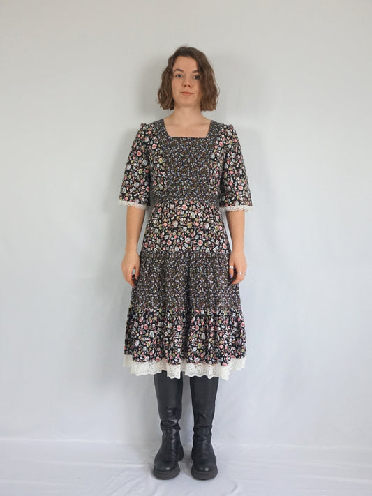 Tiered Ditsy Floral Dress - M