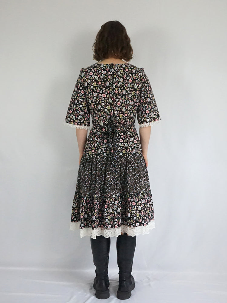 Tiered Ditsy Floral Dress - M