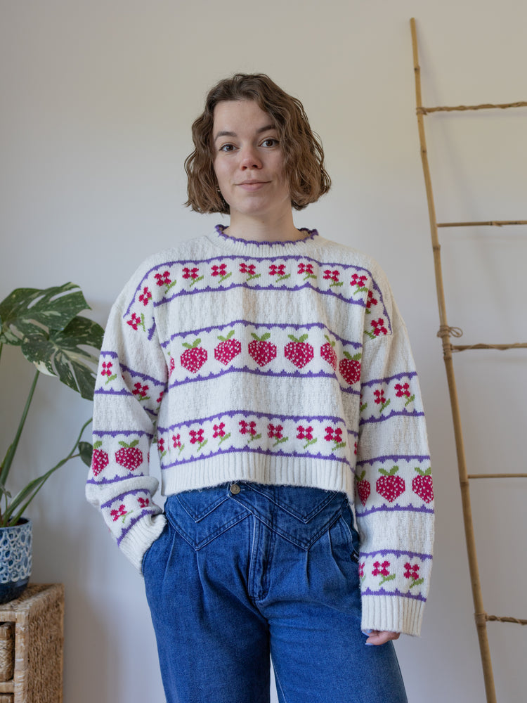 Cropped Strawberry Jumper - L