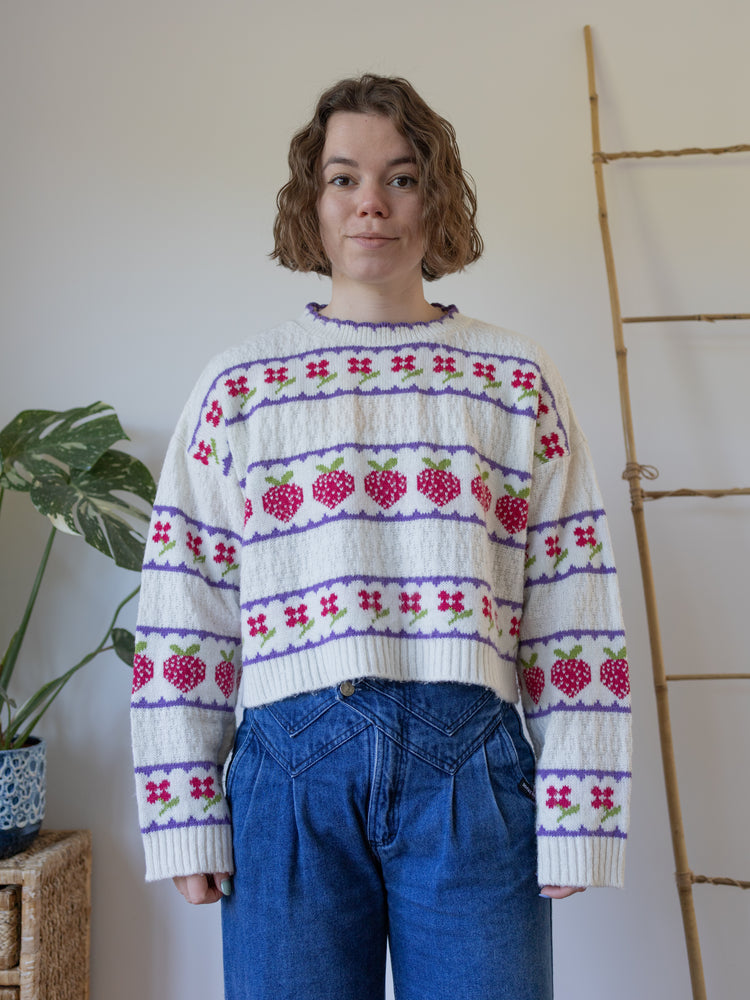 Cropped Strawberry Jumper - L