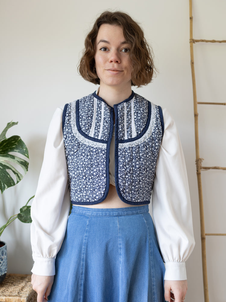 Ditsy Floral Quilted Vest - S