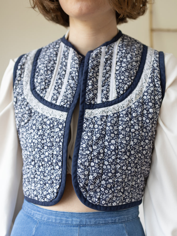 Ditsy Floral Quilted Vest - S