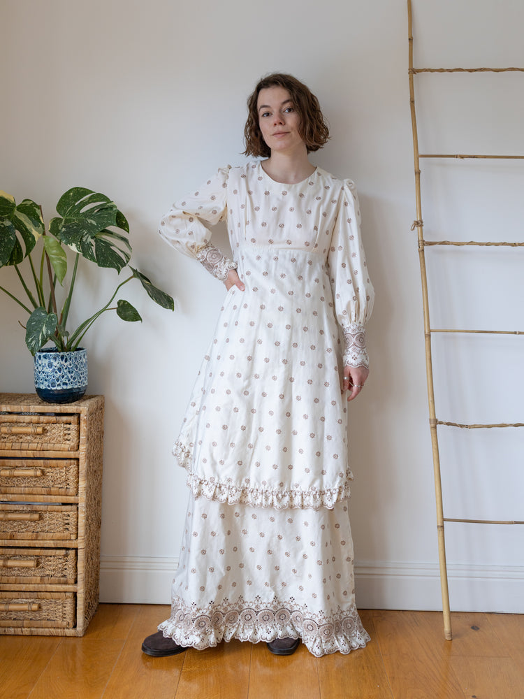 Floral Embroidered Wedding Dress - S/M