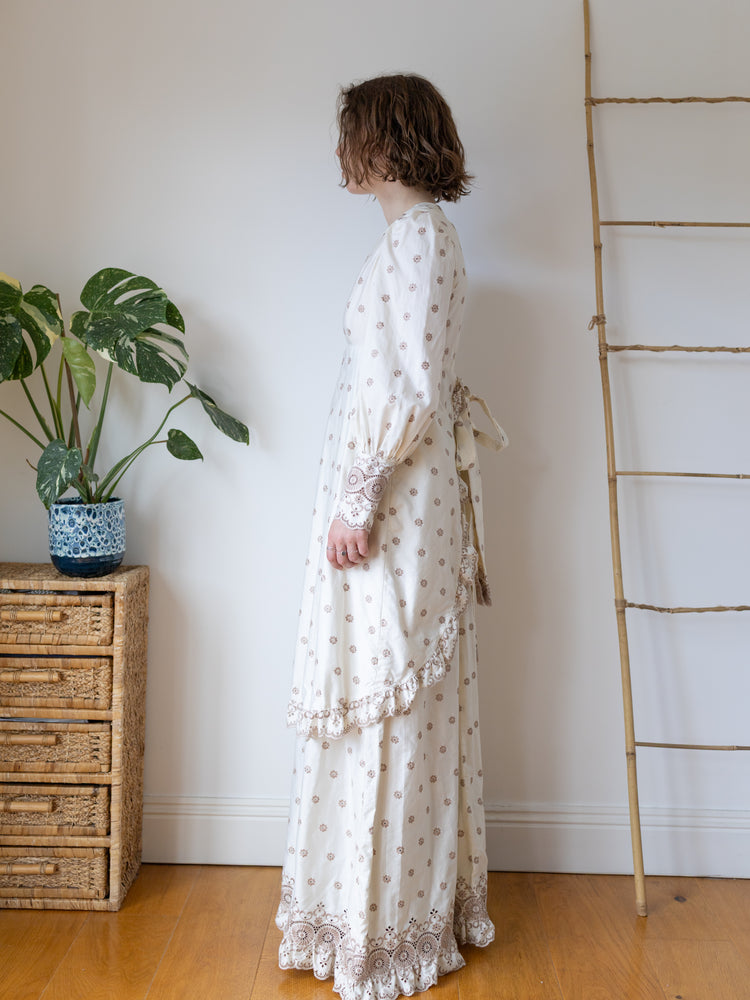 Floral Embroidered Wedding Dress - S/M