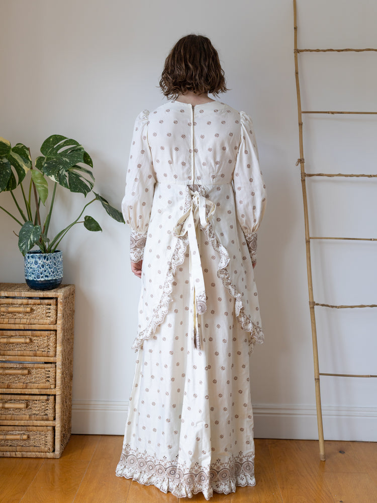 Floral Embroidered Wedding Dress - S/M