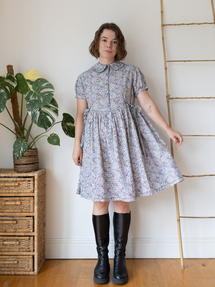 70s Ditsy Floral Midi Dress with Peter Pan Collar - L