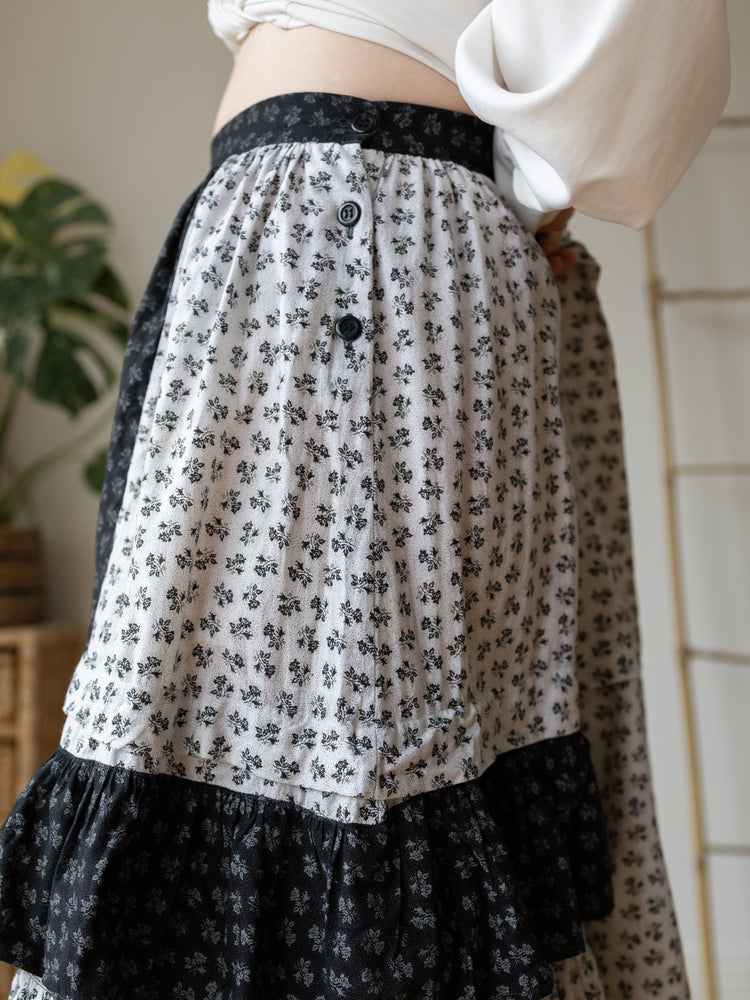 70s Ayesha Davar Black & White Ditsy Floral Midi Skirt - 34”