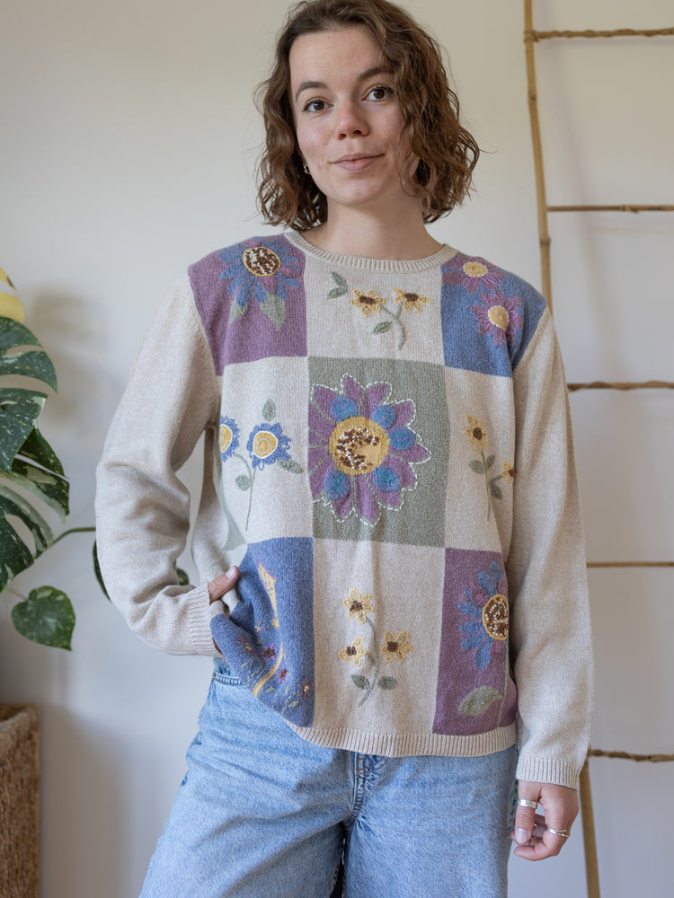 90s Sunflower Embroidered Jumper - L