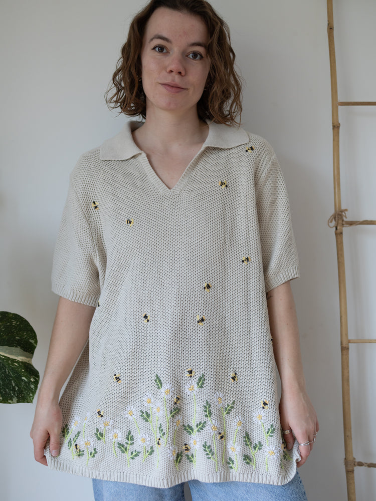 90s Bee Embroidered Knit Top - XXL